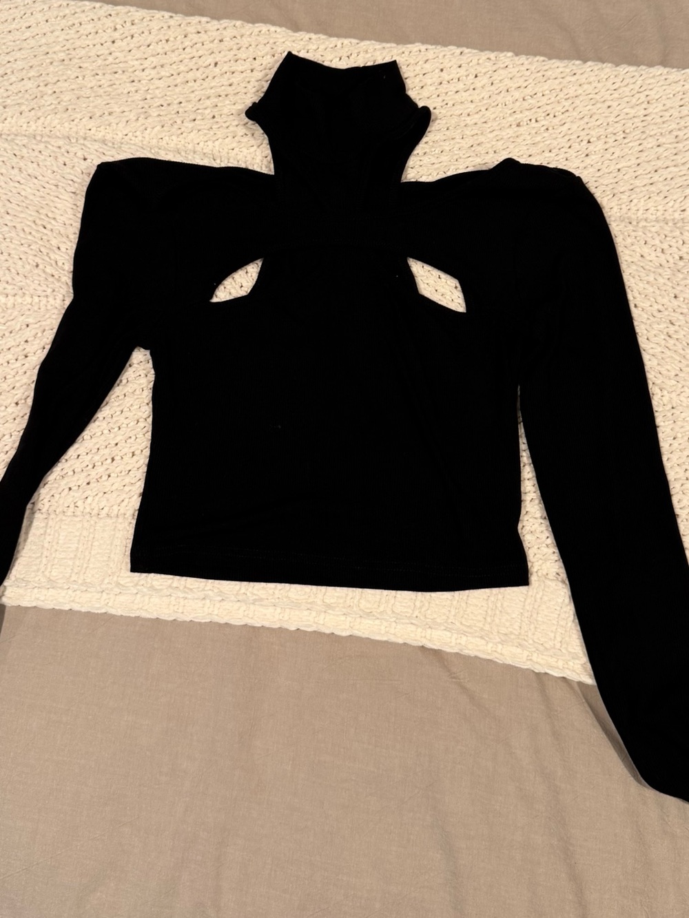 h:ours Black Long-Sleeve Cutout High Neck Top